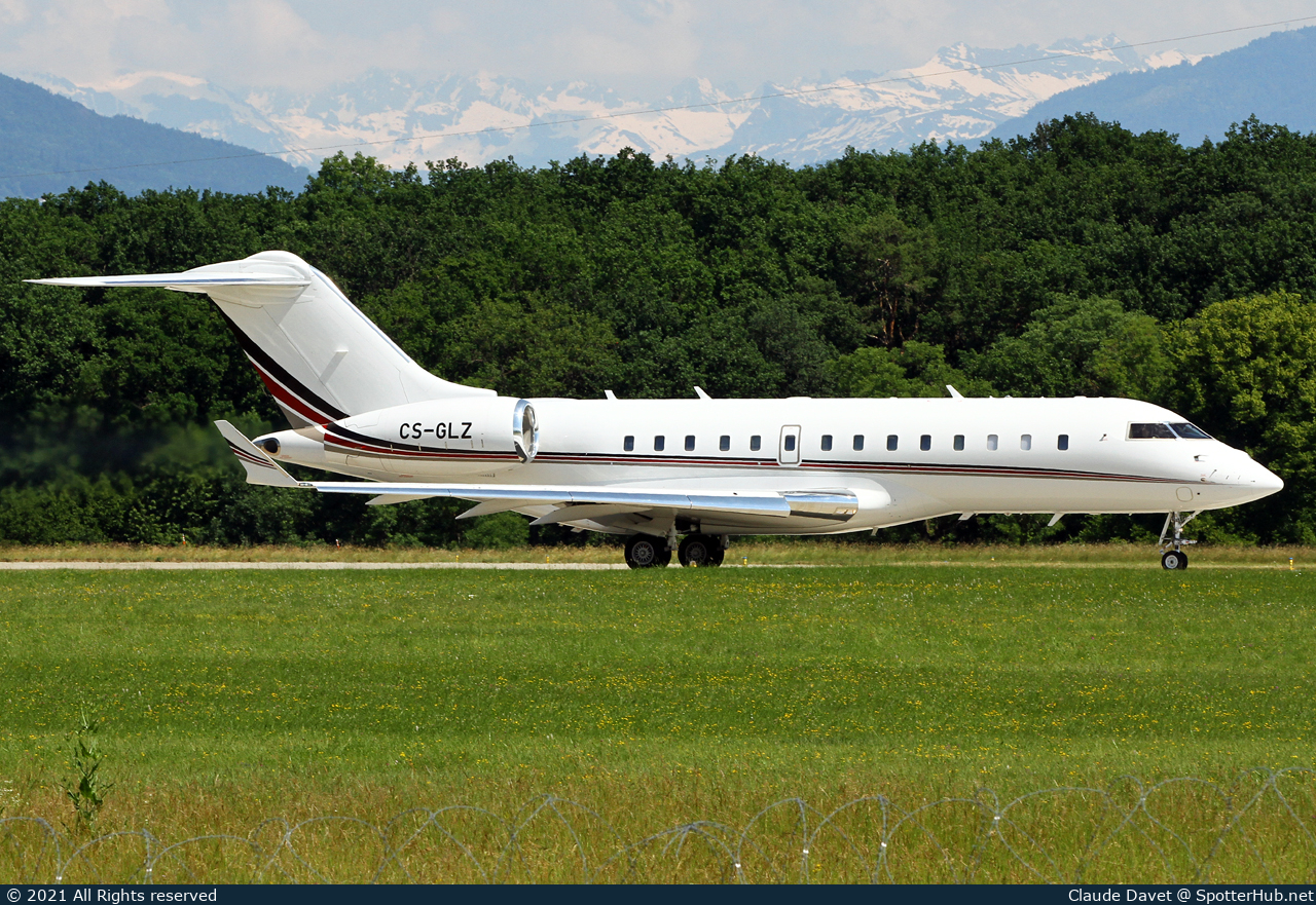 Photo of CS-GLZ - Bombardier Global 5000 operated by NetJets Europe