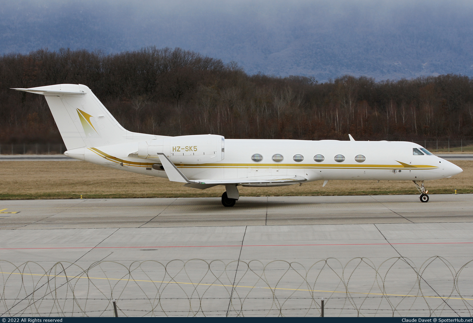 Photo of HZ-SK5 - Gulfstream GIV-X (G450) operated by Alpha Star Aviation Services