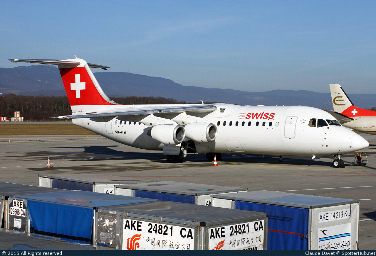 Photo of HB-IYR - British Aerospace Avro RJ100 operated by Swiss International Air Lines