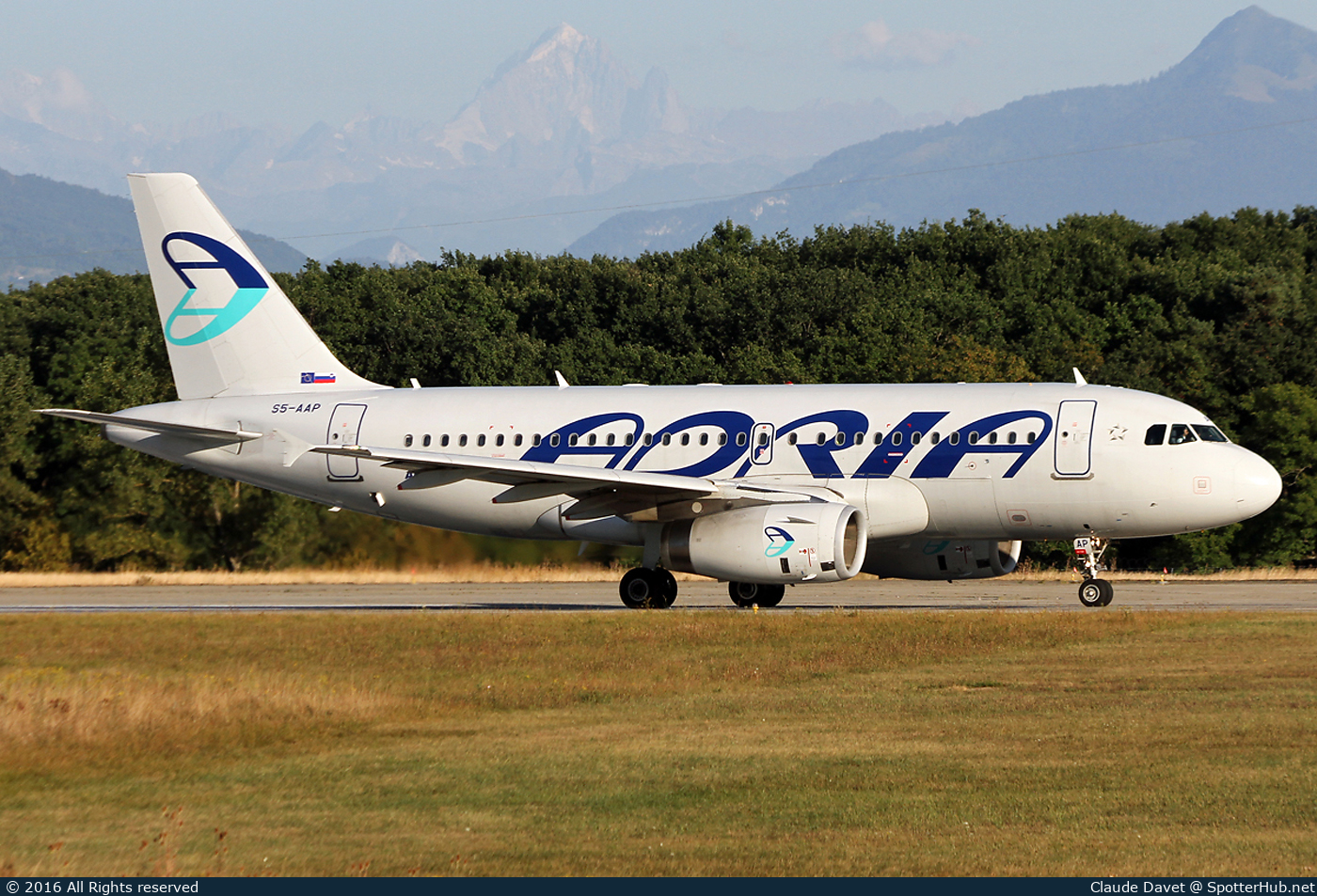 Photo of S5-AAP - Airbus A319-132 operated by Adria Airways
