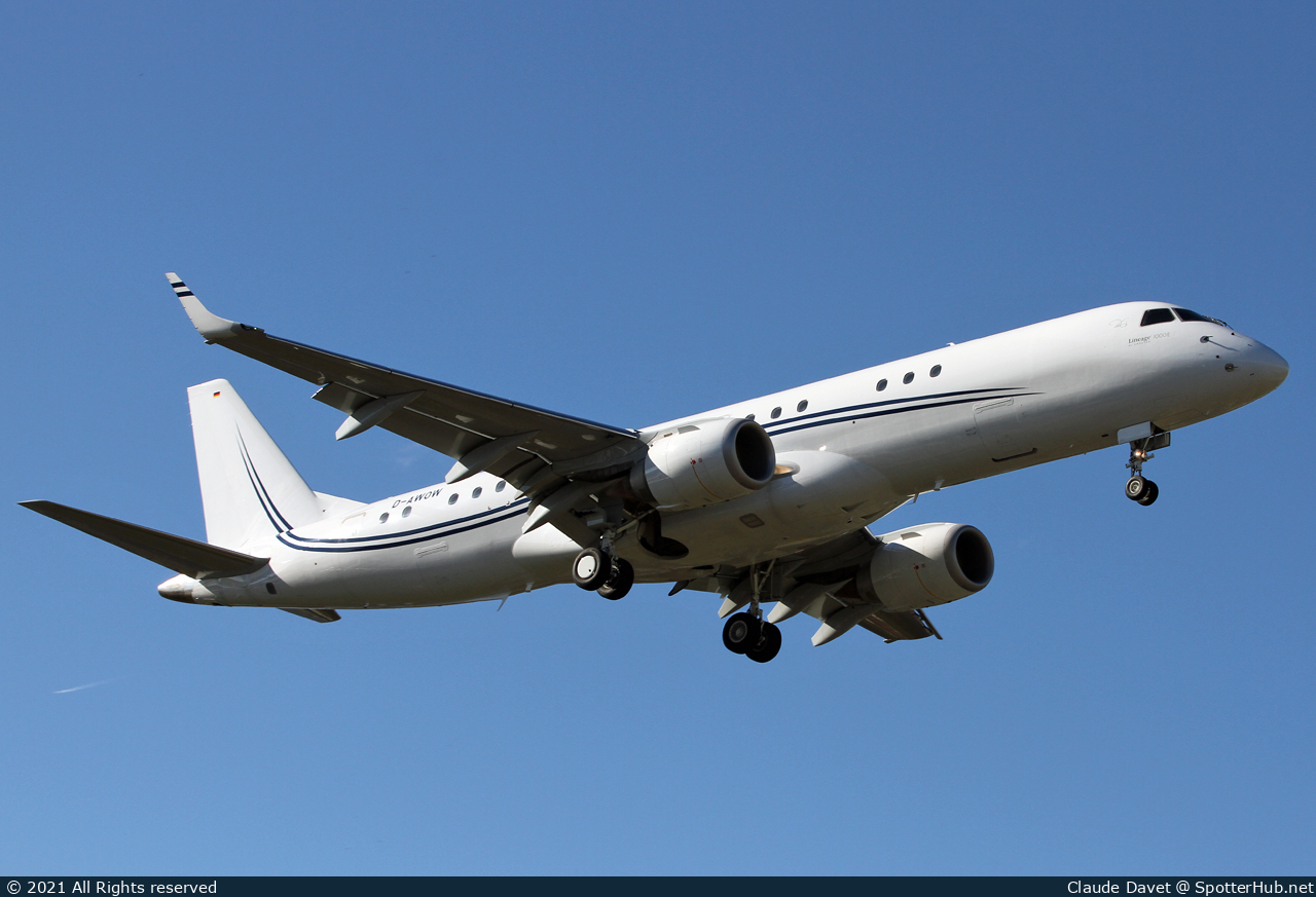 Photo of D-AWOW - Embraer Lineage 1000 operated by Air Hamburg