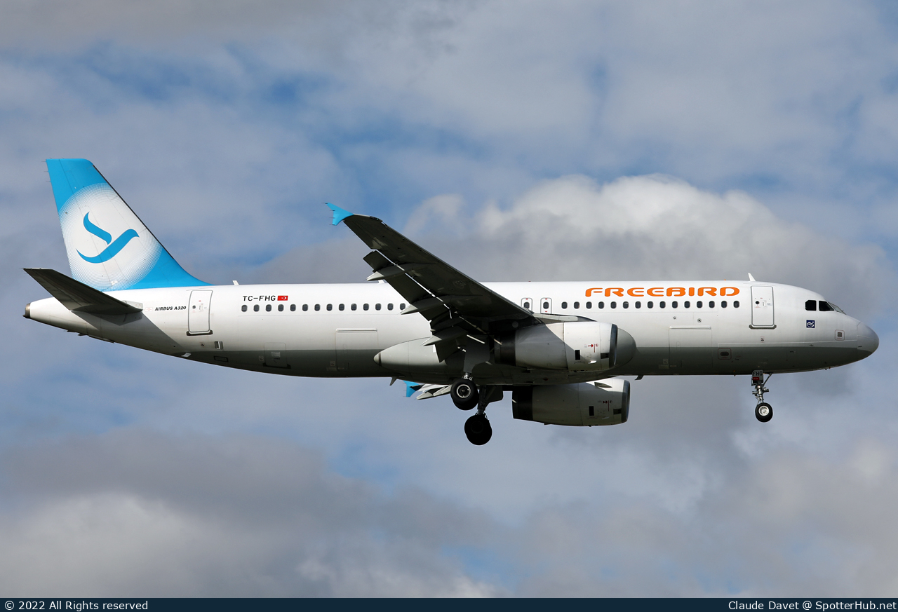 Photo of TC-FHG - Airbus A320-232 operated by Freebird Airlines