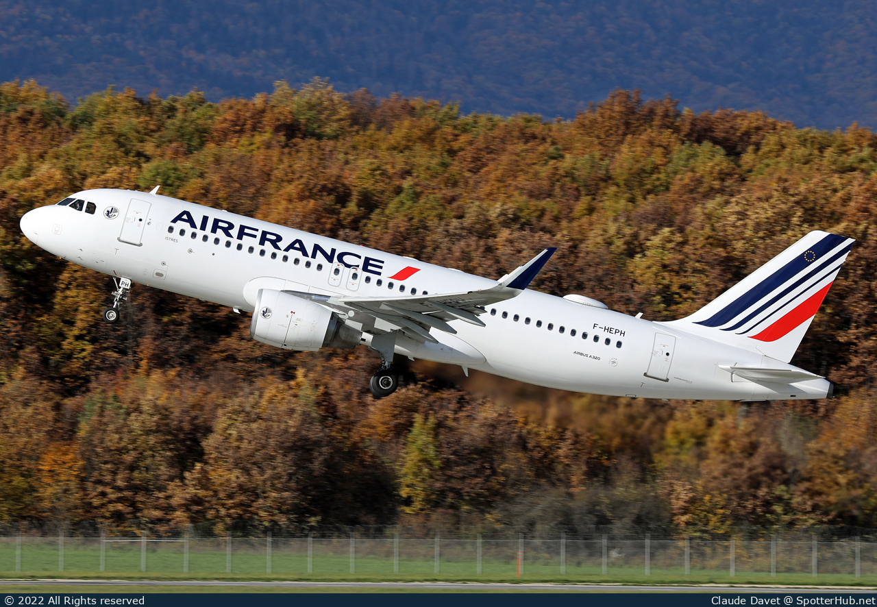 Photo of F-HEPH - Airbus A320-214 operated by Air France