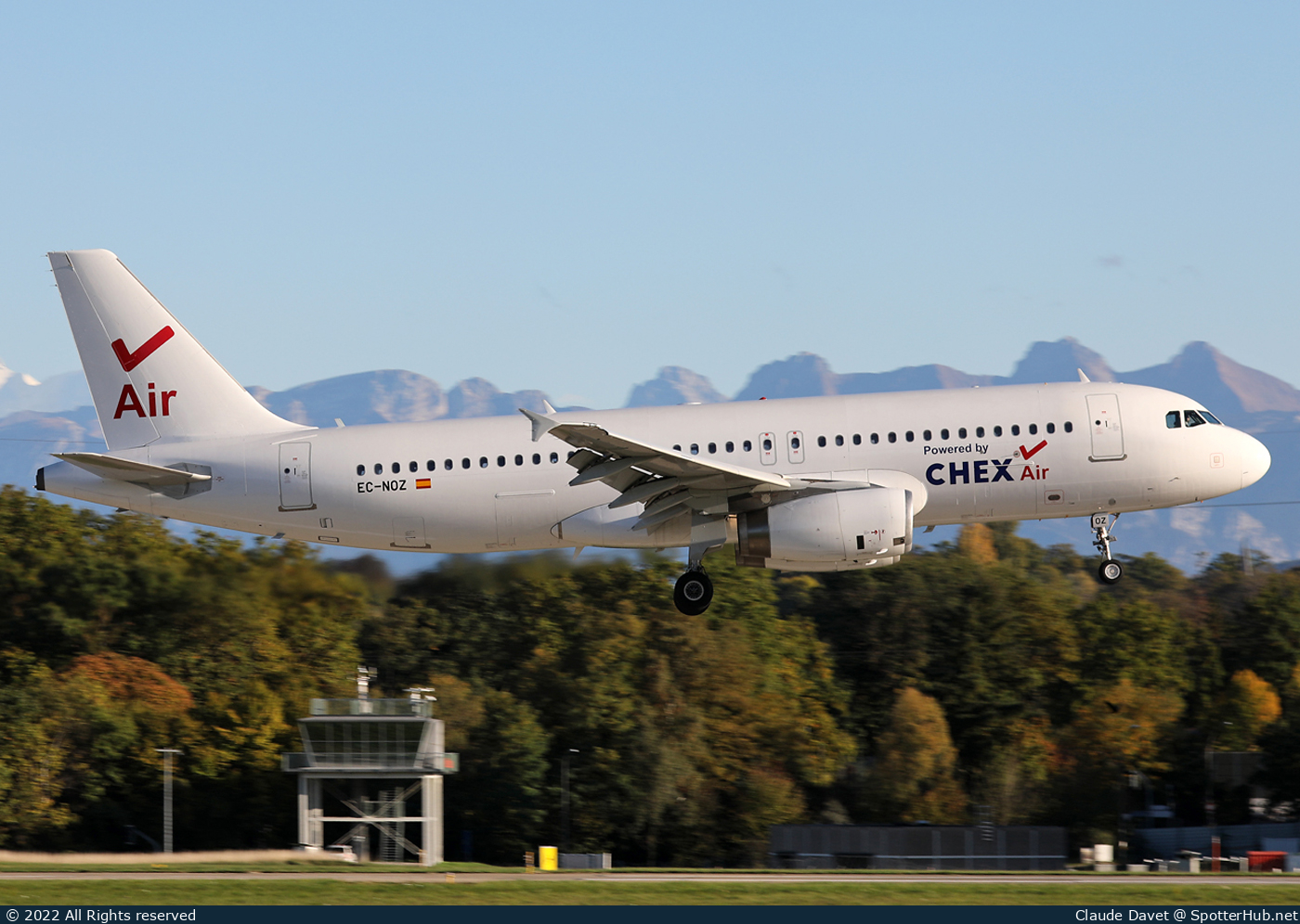 Photo of EC-NOZ - Airbus A320-232 operated by CHEX Air (opb Aura Airlines)
