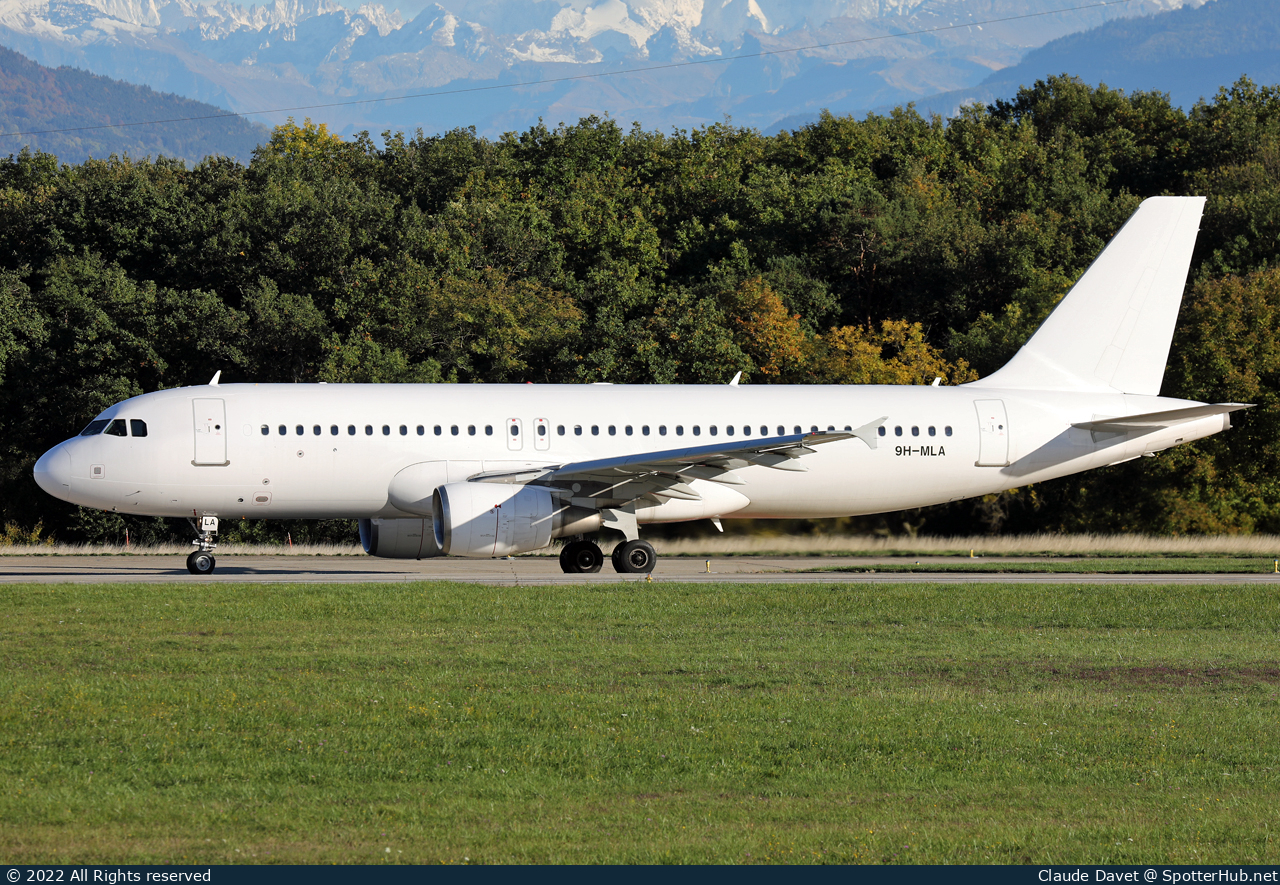 Photo of 9H-MLA - Airbus A320-214 operated by Avion Express Malta