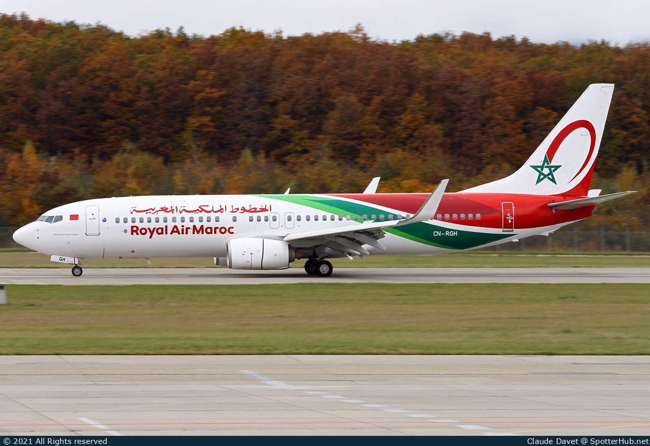 Photo of CN-RGH - Boeing 737-86N operated by Royal Air Maroc