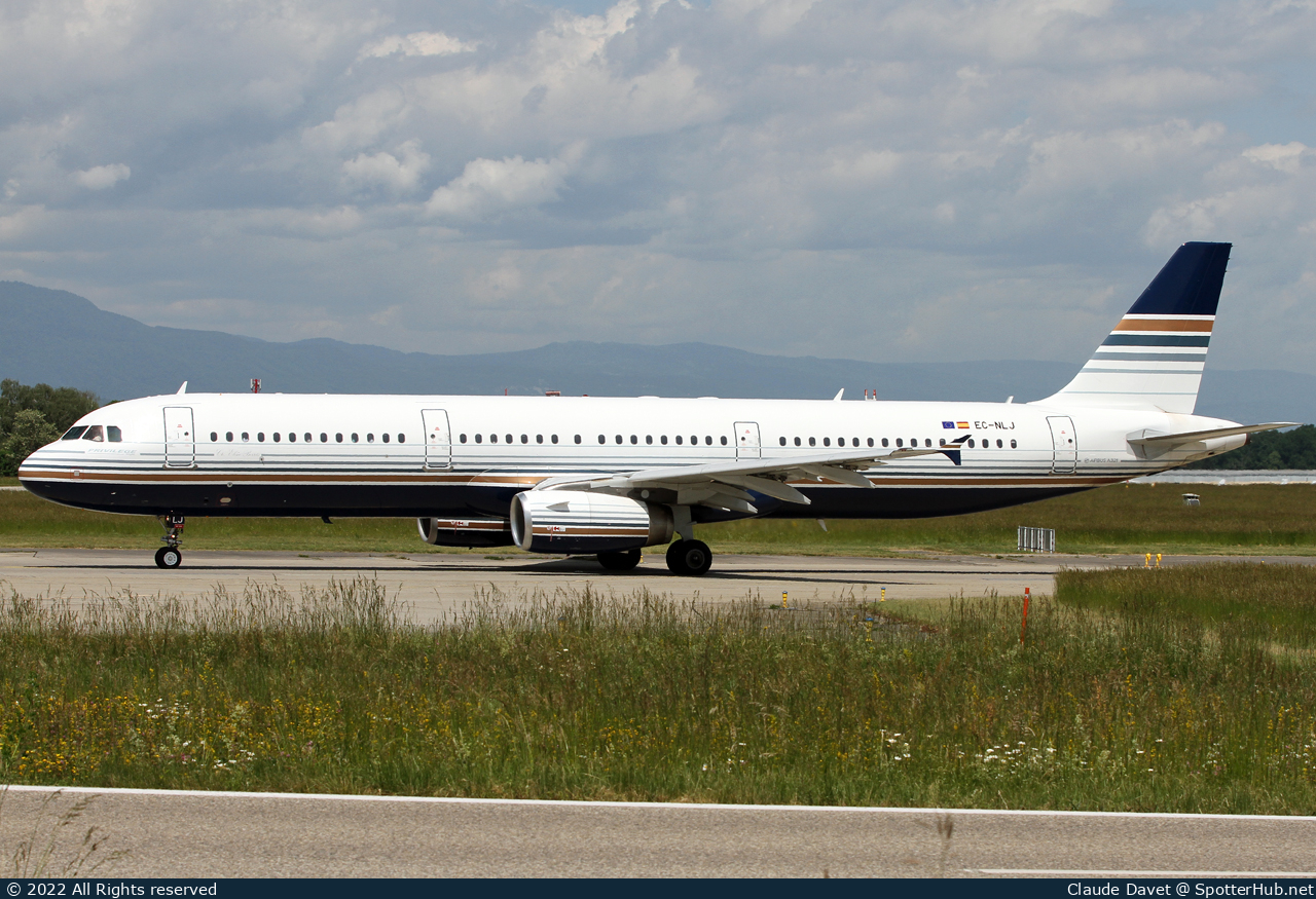 Photo of EC-NLJ - Airbus A321-231 operated by Privilege Style