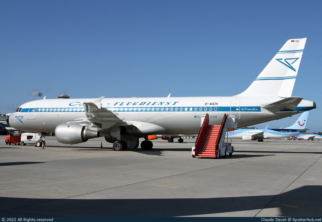 Photo of D-AICH - Airbus A320-212 operated by Condor