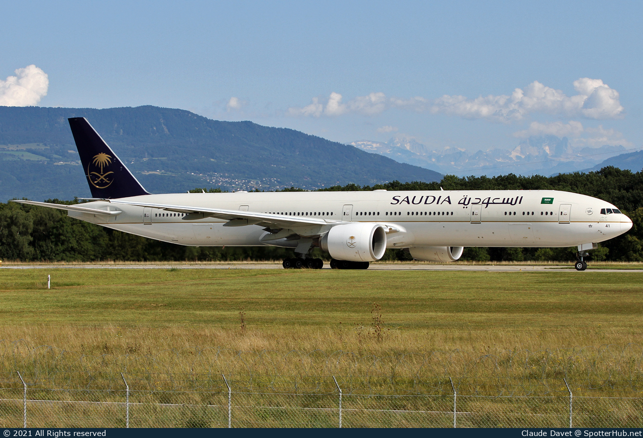 Photo of HZ-AK41 - Boeing 777-368(ER) operated by Saudia