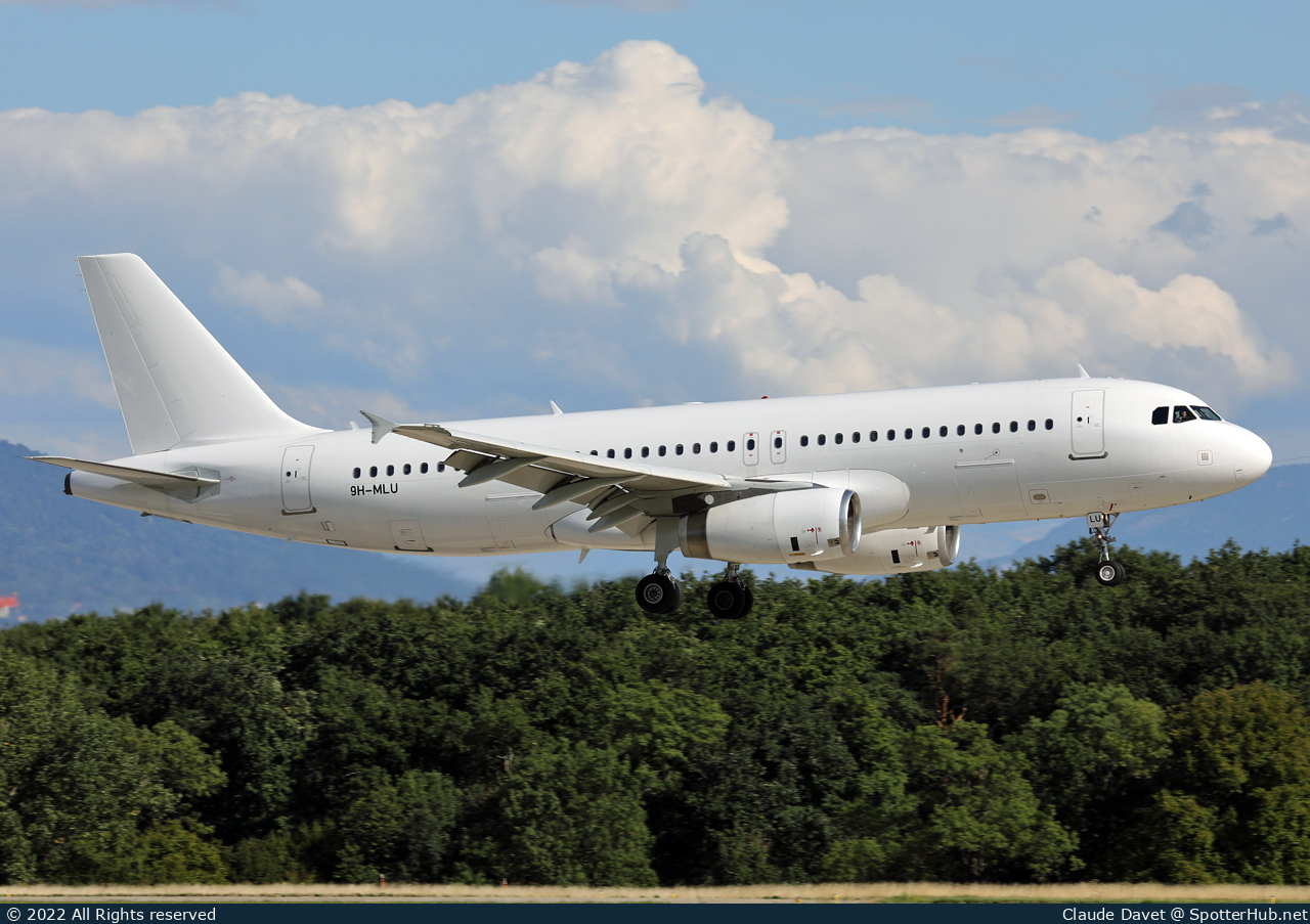 Photo of 9H-MLU - Airbus A320-232 operated by Avion Express Malta