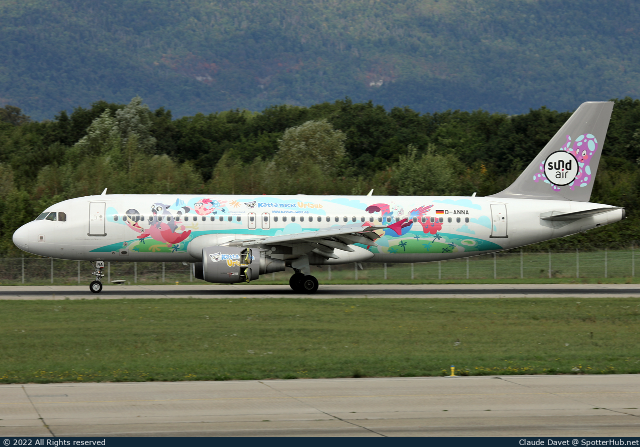 Photo of D-ANNA - Airbus A320-214 operated by Sundair