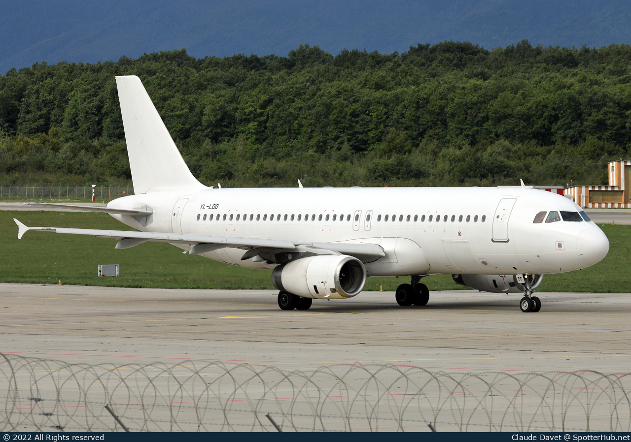 Photo of YL-LDD - Airbus A320-232 operated by SmartLynx Airlines