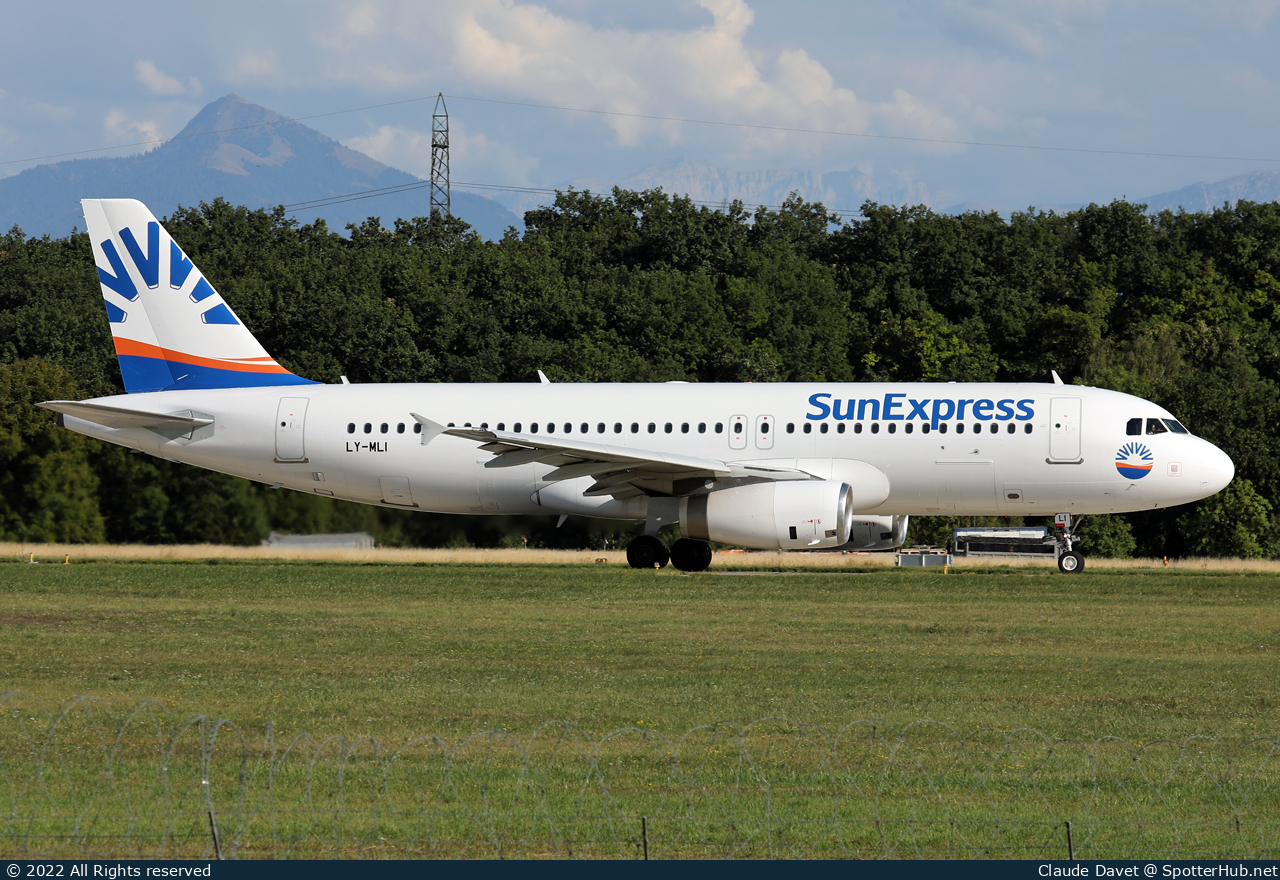 Photo of LY-MLI - Airbus A320-232 operated by SunExpress (opb Avion Express)