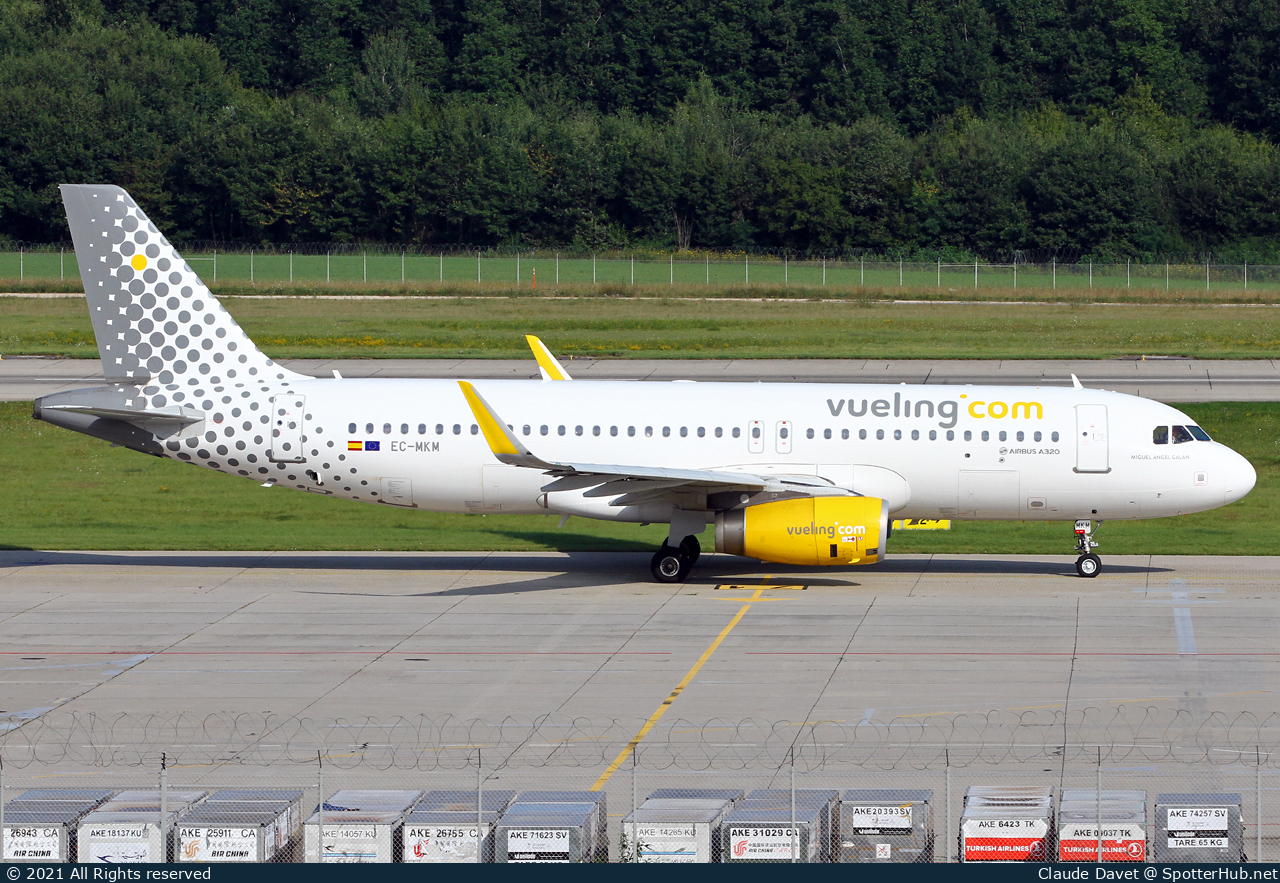 Photo of EC-MKM - Airbus A320-232 operated by Vueling