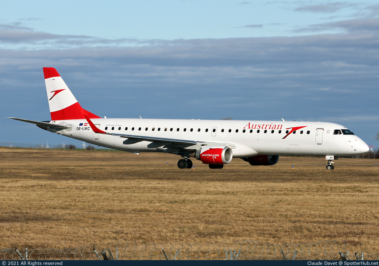 Photo of OE-LWC - Embraer ERJ-195LR operated by Austrian Airlines