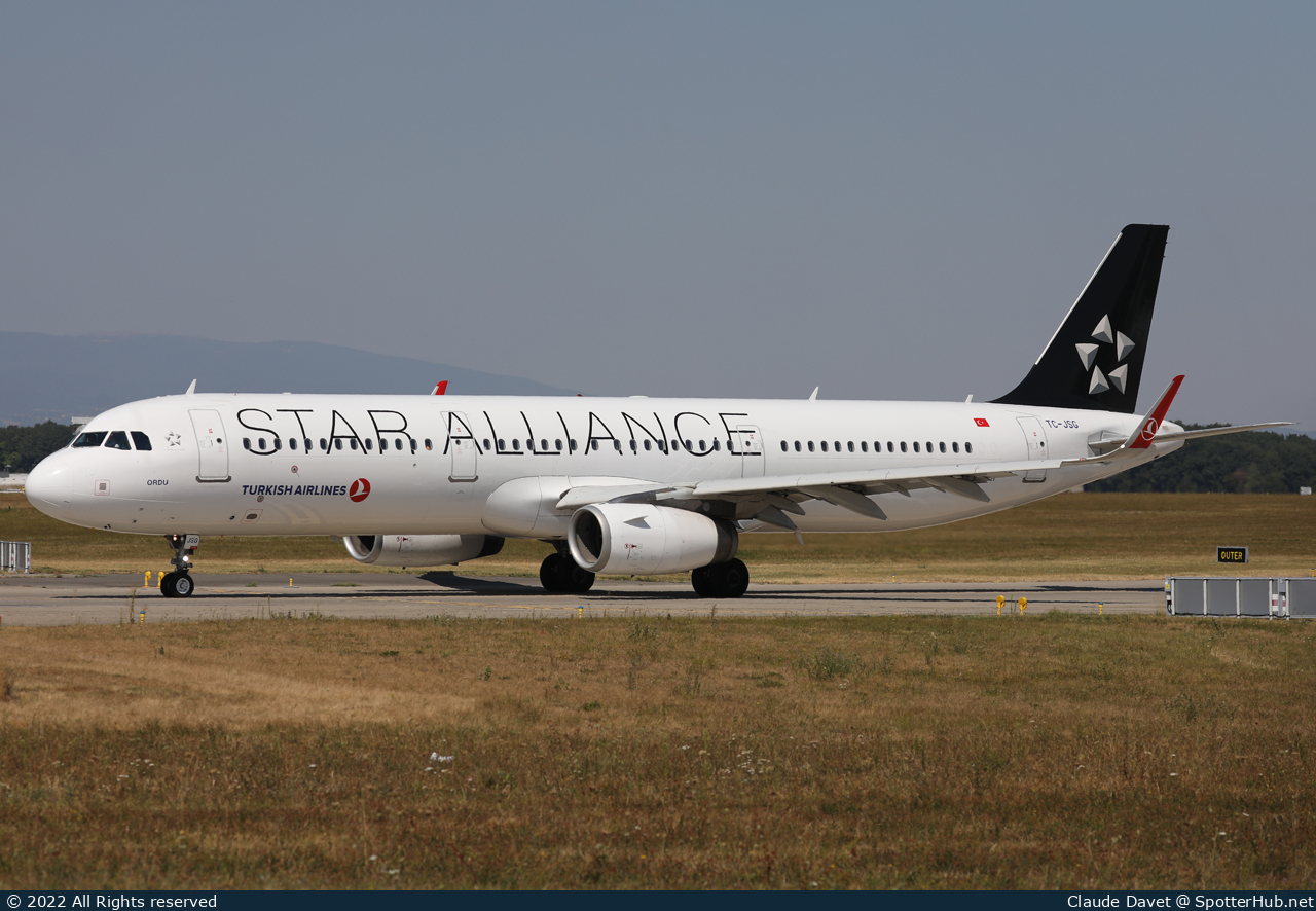 Photo of TC-JSG - Airbus A321-231 operated by Turkish Airlines