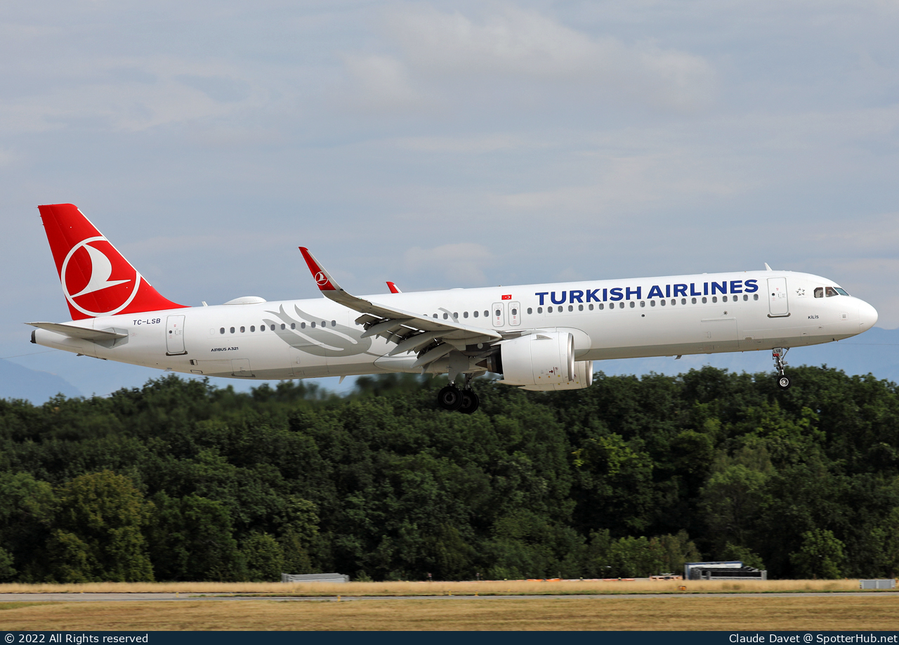 Photo of TC-LSB - Airbus A321-271NX operated by Turkish Airlines