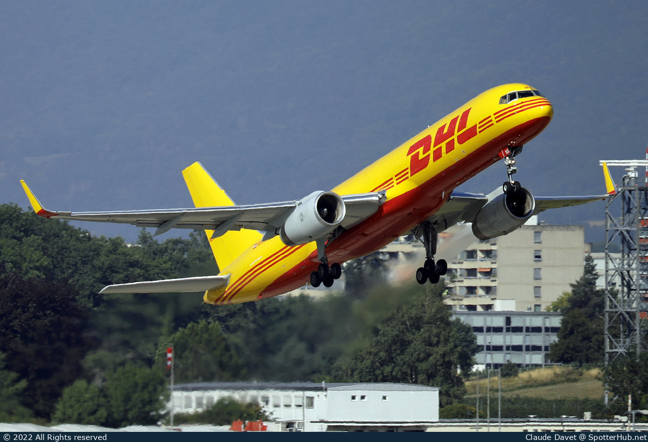 Photo of OE-LNX - Boeing 757-223(PCF) operated by DHL Air Austria