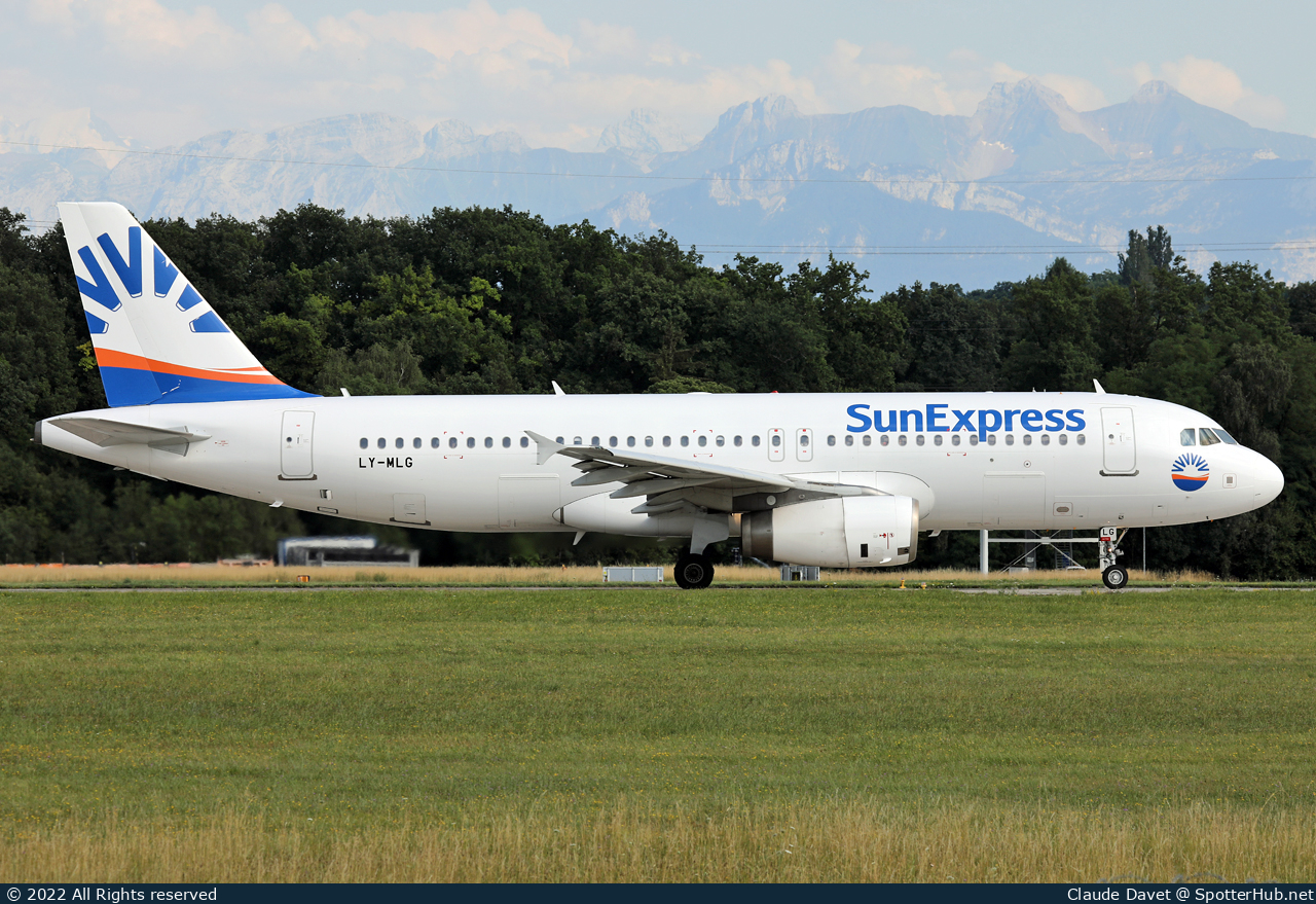 Photo of LY-MLG - Airbus A320-232 operated by SunExpress (opb Avion Express)