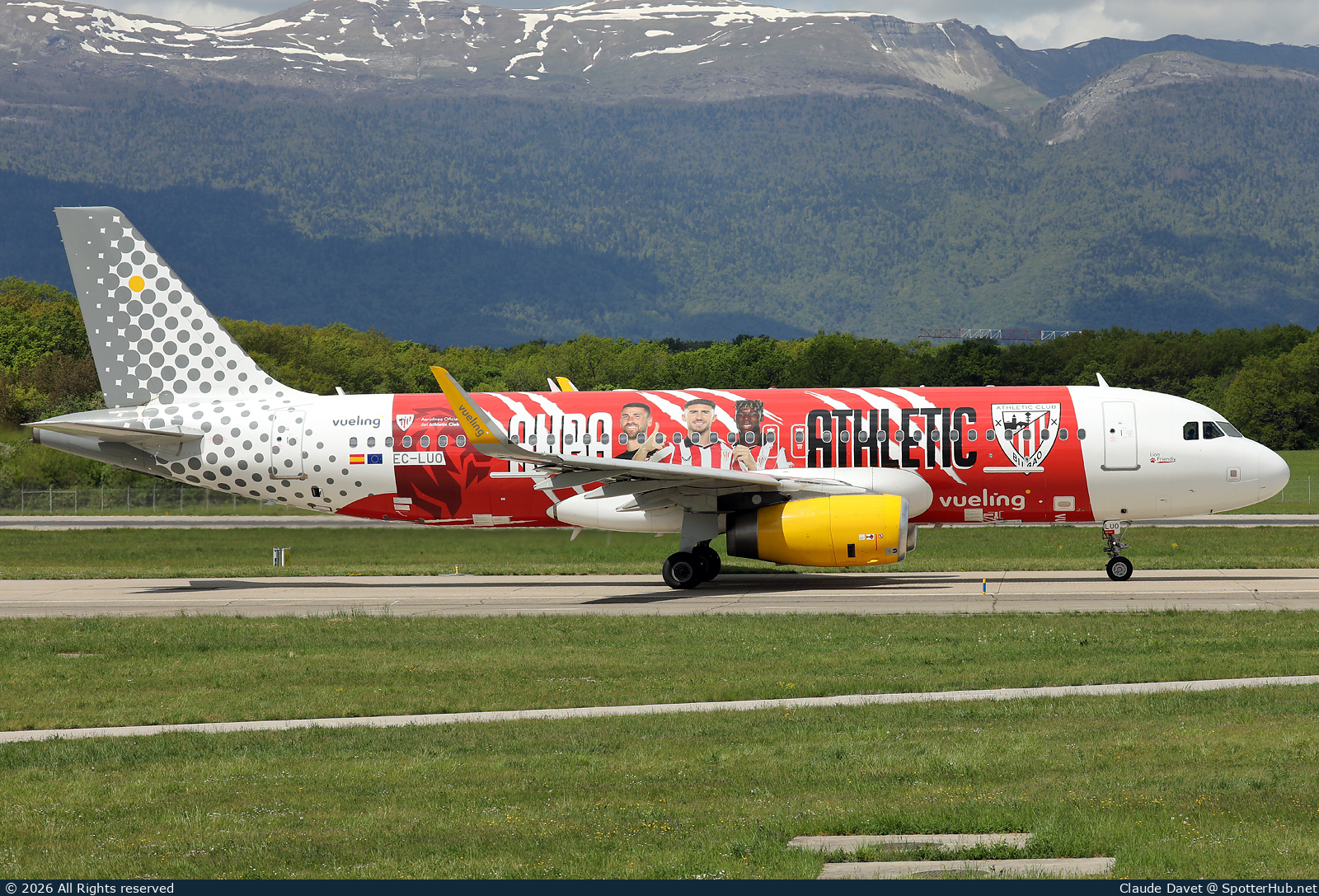 Photo of EC-LUO - Airbus A320-232 operated by Vueling