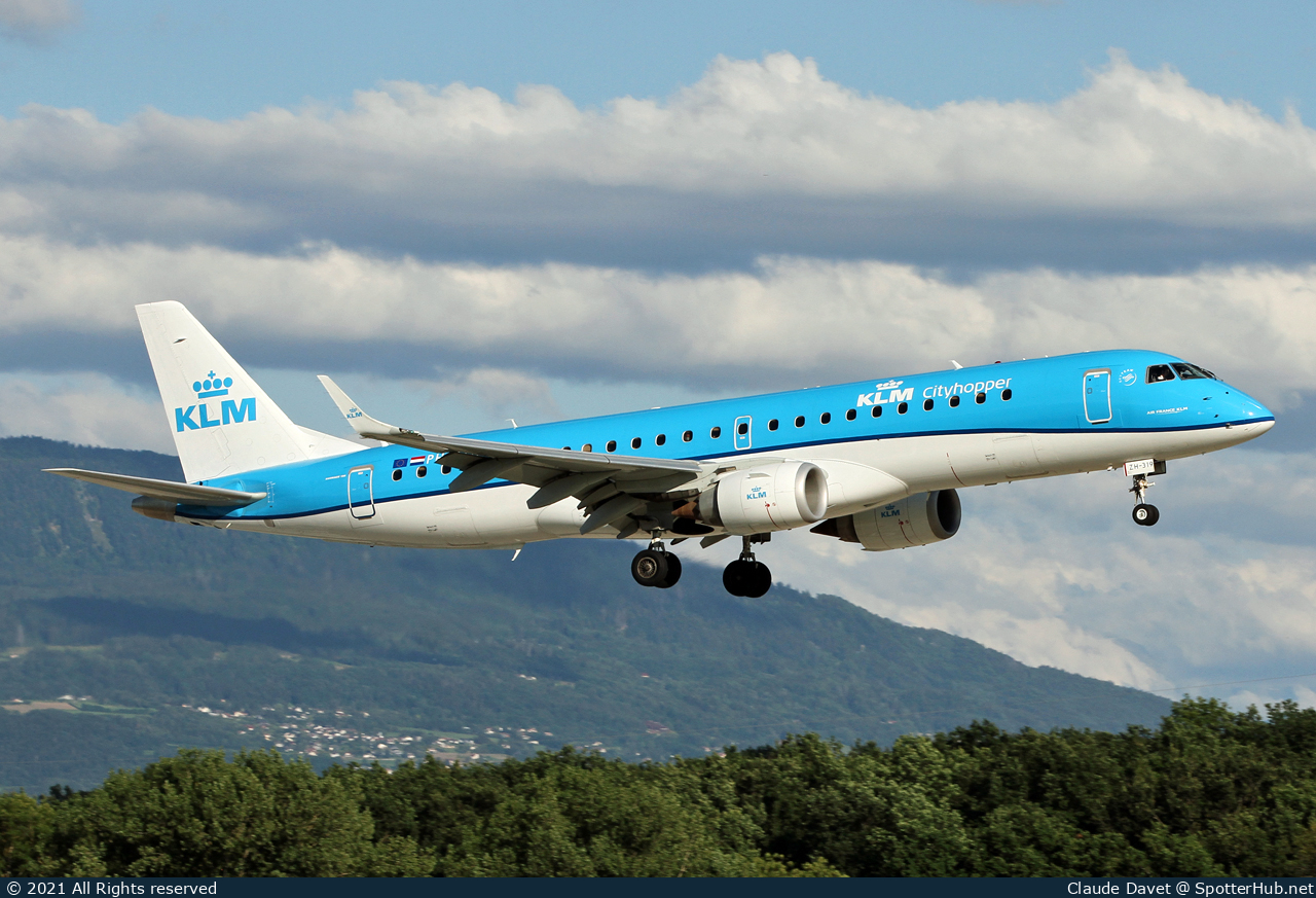 Photo of PH-EZH - Embraer ERJ-190STD operated by KLM Cityhopper