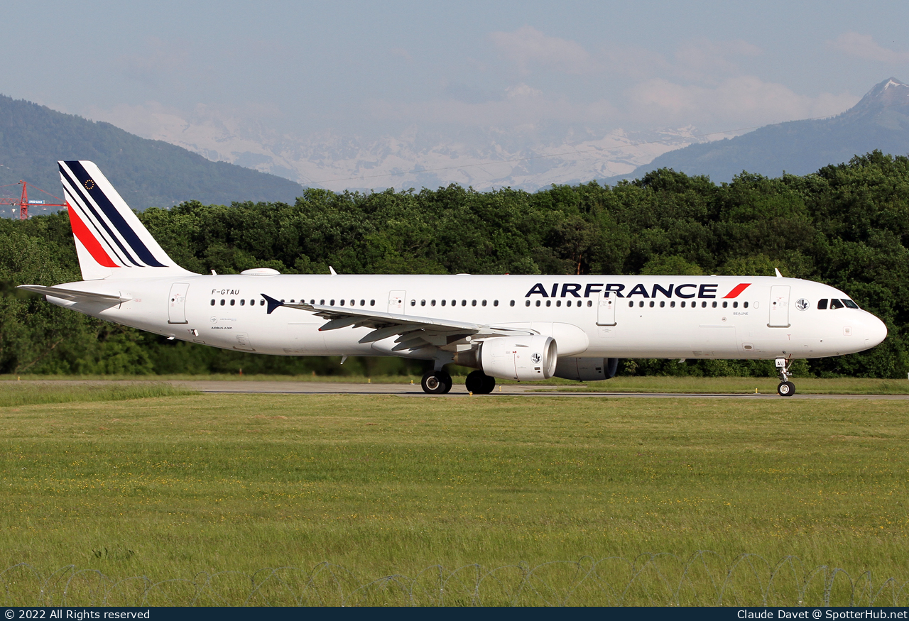 Photo of F-GTAU - Airbus A321-212 operated by Air France