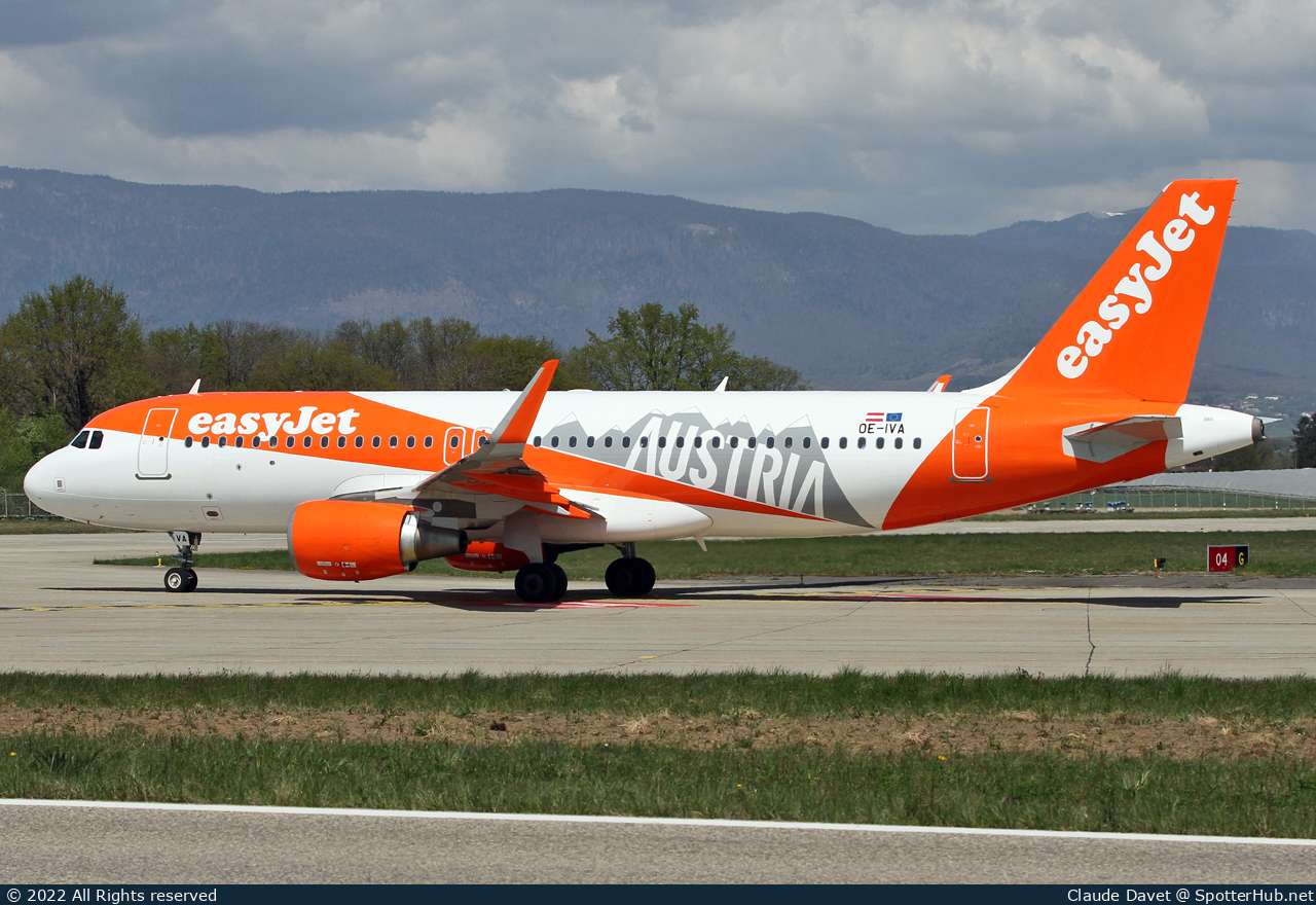 Photo of OE-IVA - Airbus A320-214 operated by easyJet Europe