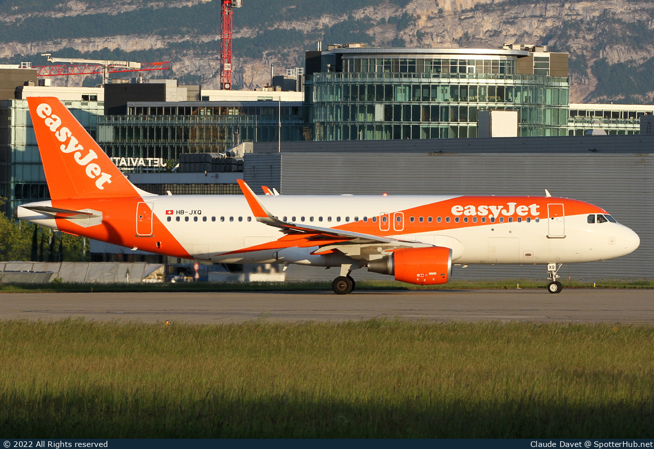 Photo of HB-JXQ - Airbus A320-214 operated by easyJet Switzerland