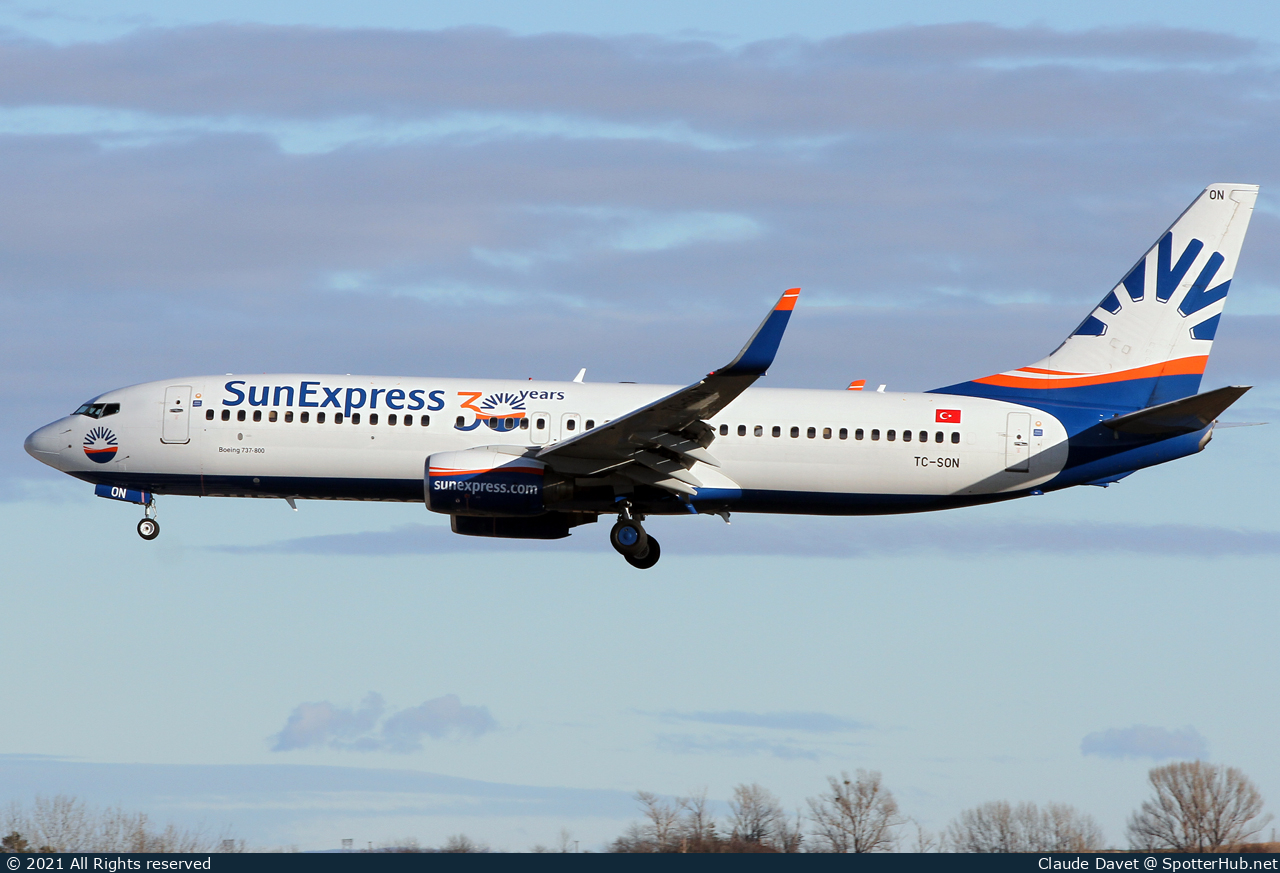 Photo of TC-SON - Boeing 737-86J operated by SunExpress