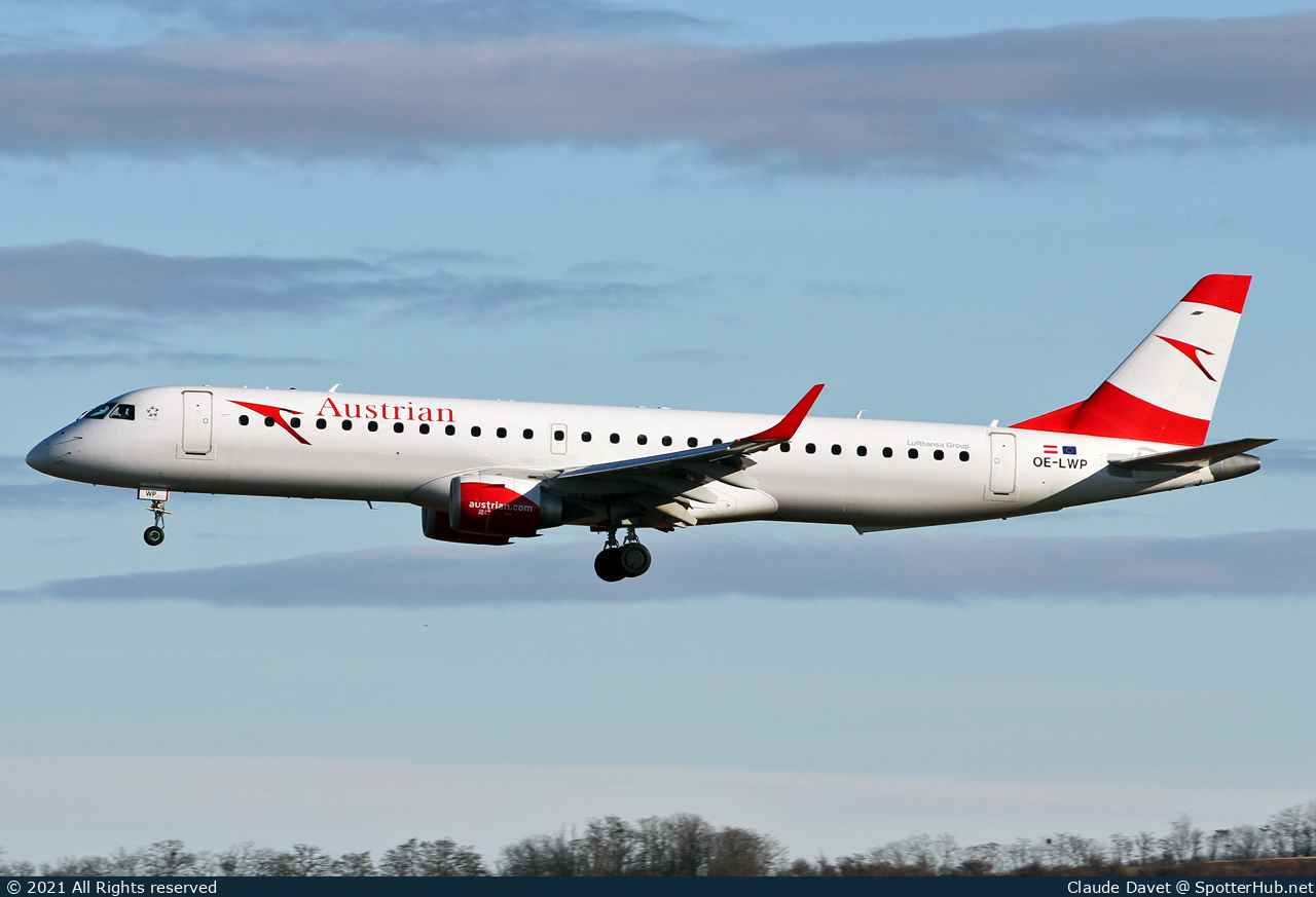 Photo of OE-LWP - Embraer ERJ-195LR operated by Austrian Airlines