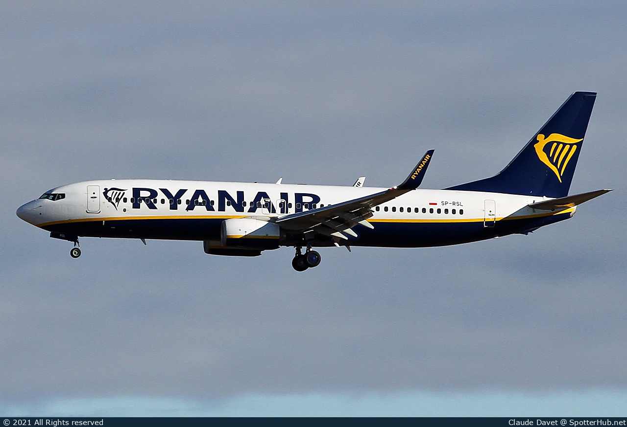 Photo of SP-RSL - Boeing 737-8AS operated by Ryanair (opb Buzz)