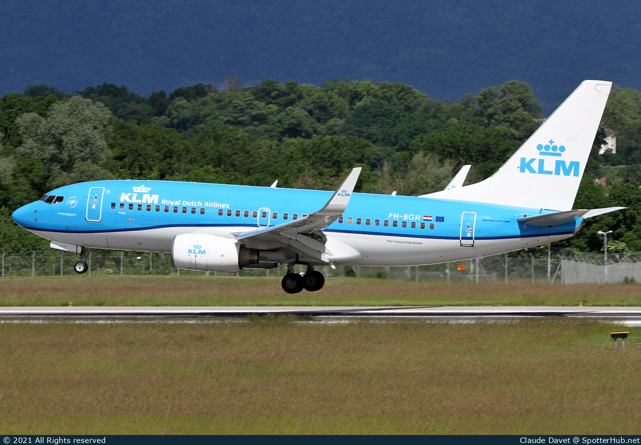 Photo of PH-BGH - Boeing 737-7K2 operated by KLM Royal Dutch Airlines