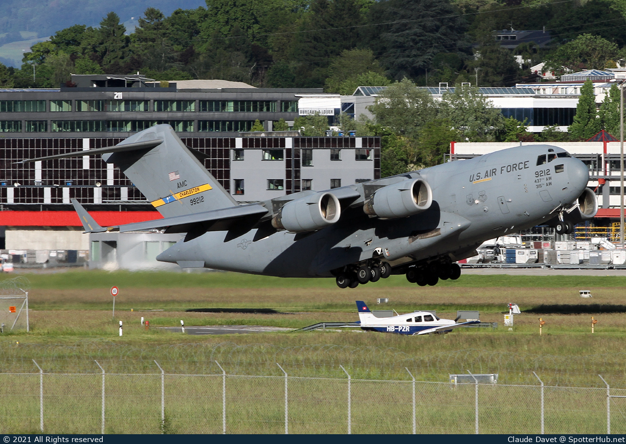 Photo of 09-9212 - Boeing C-17A Globemaster III operated by US Air Force