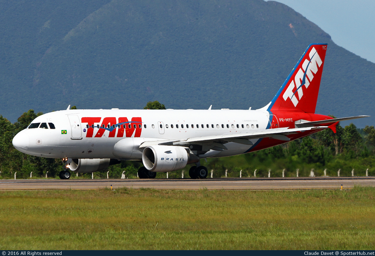 Photo of PR-MYC - Airbus A319-112 operated by TAM Linhas Aéreas