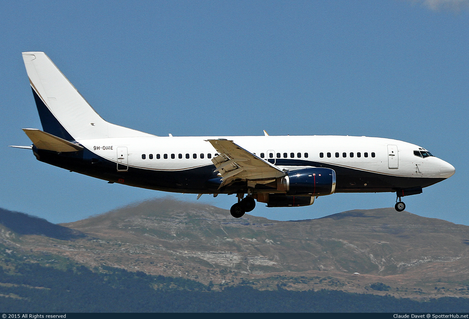Photo of 9H-OME - Boeing 737-505 operated by AirX Charter