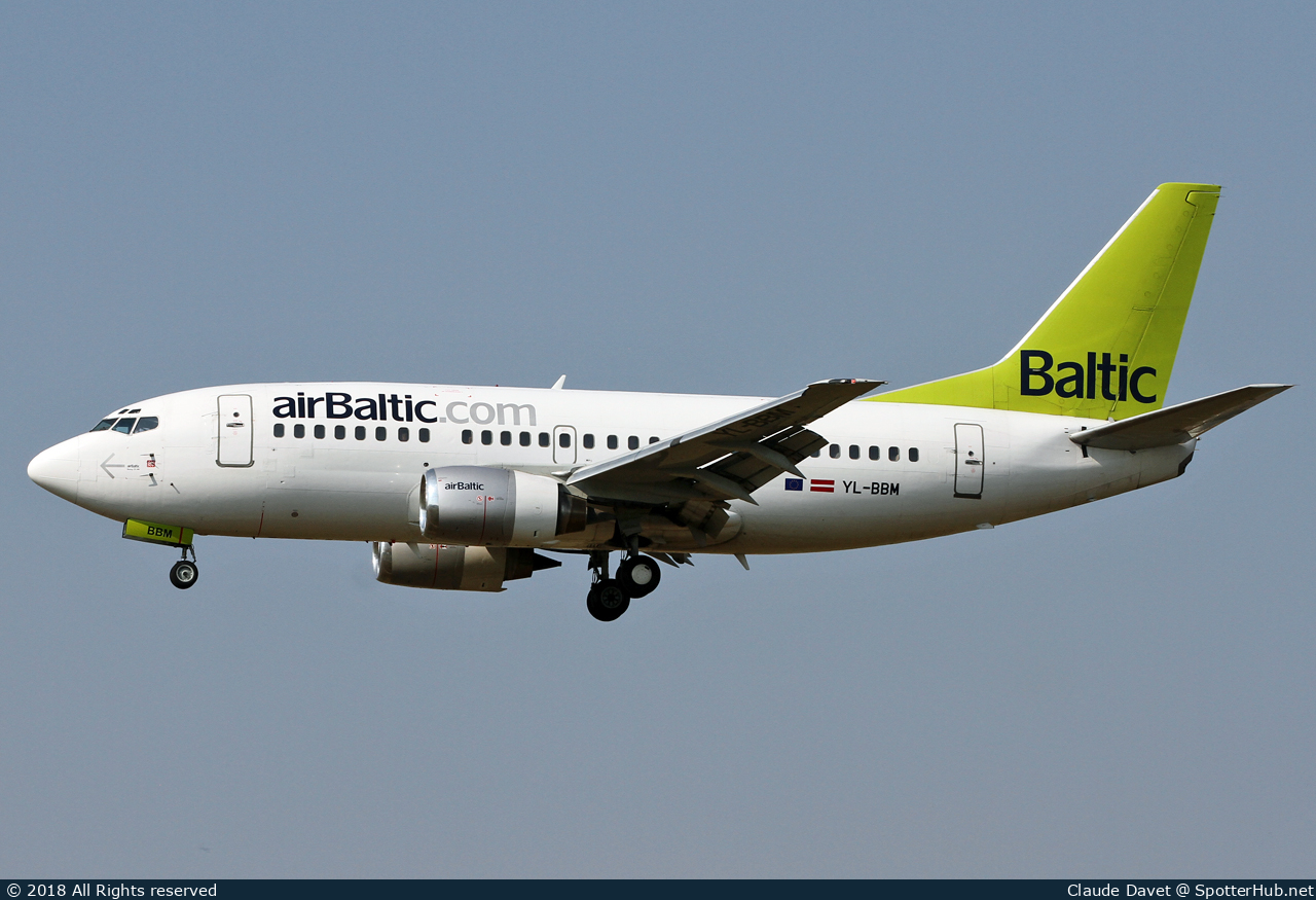 Photo of YL-BBM - Boeing 737-522 operated by airBaltic