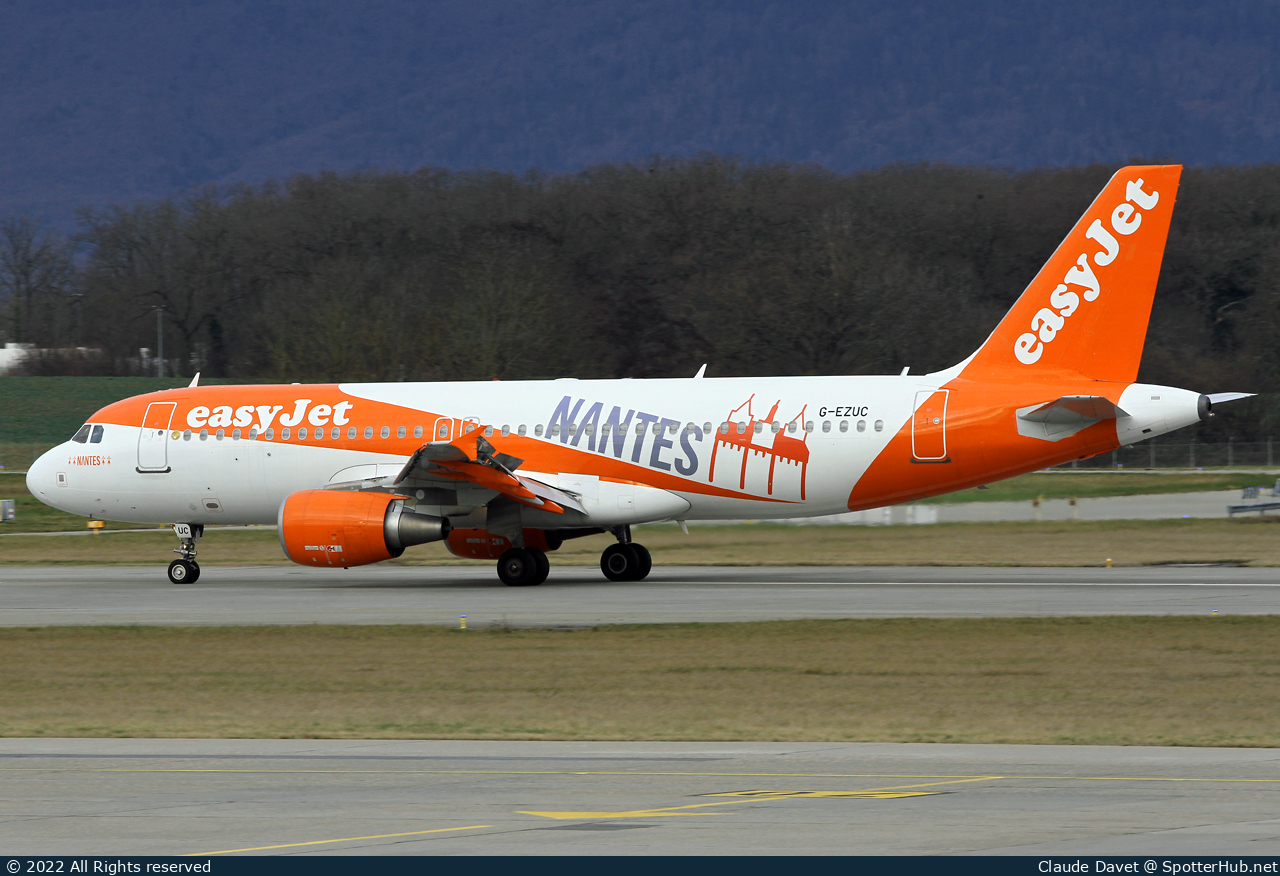 Photo of G-EZUC - Airbus A320-214 operated by easyJet
