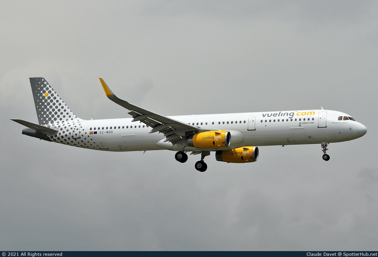 Photo of EC-MOO - Airbus A321-231 operated by Vueling