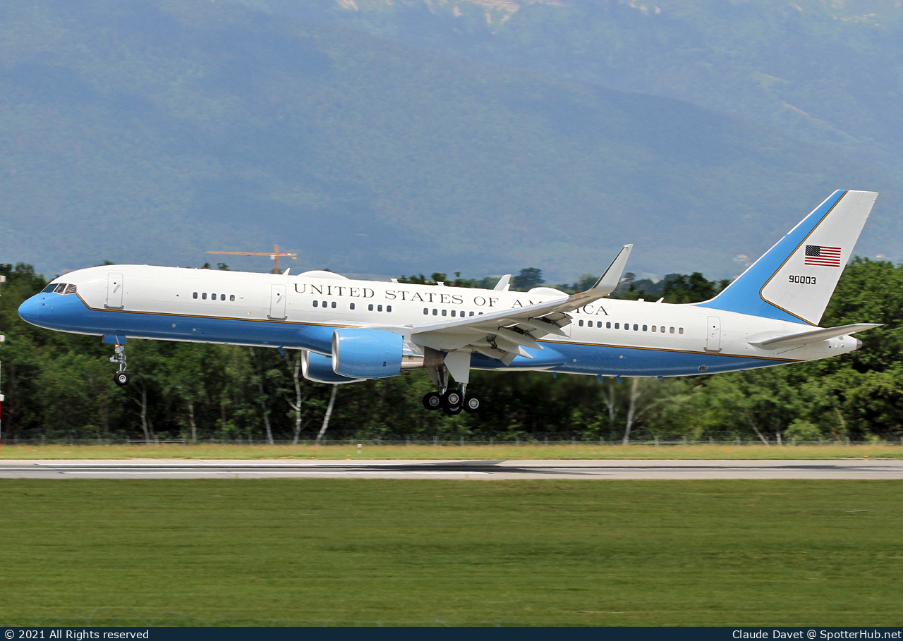 Photo of 99-0003 - Boeing C-32A operated by US Air Force