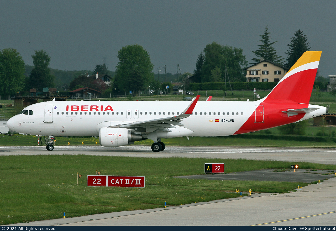 Photo of EC-LVD - Airbus A320-216 operated by Iberia