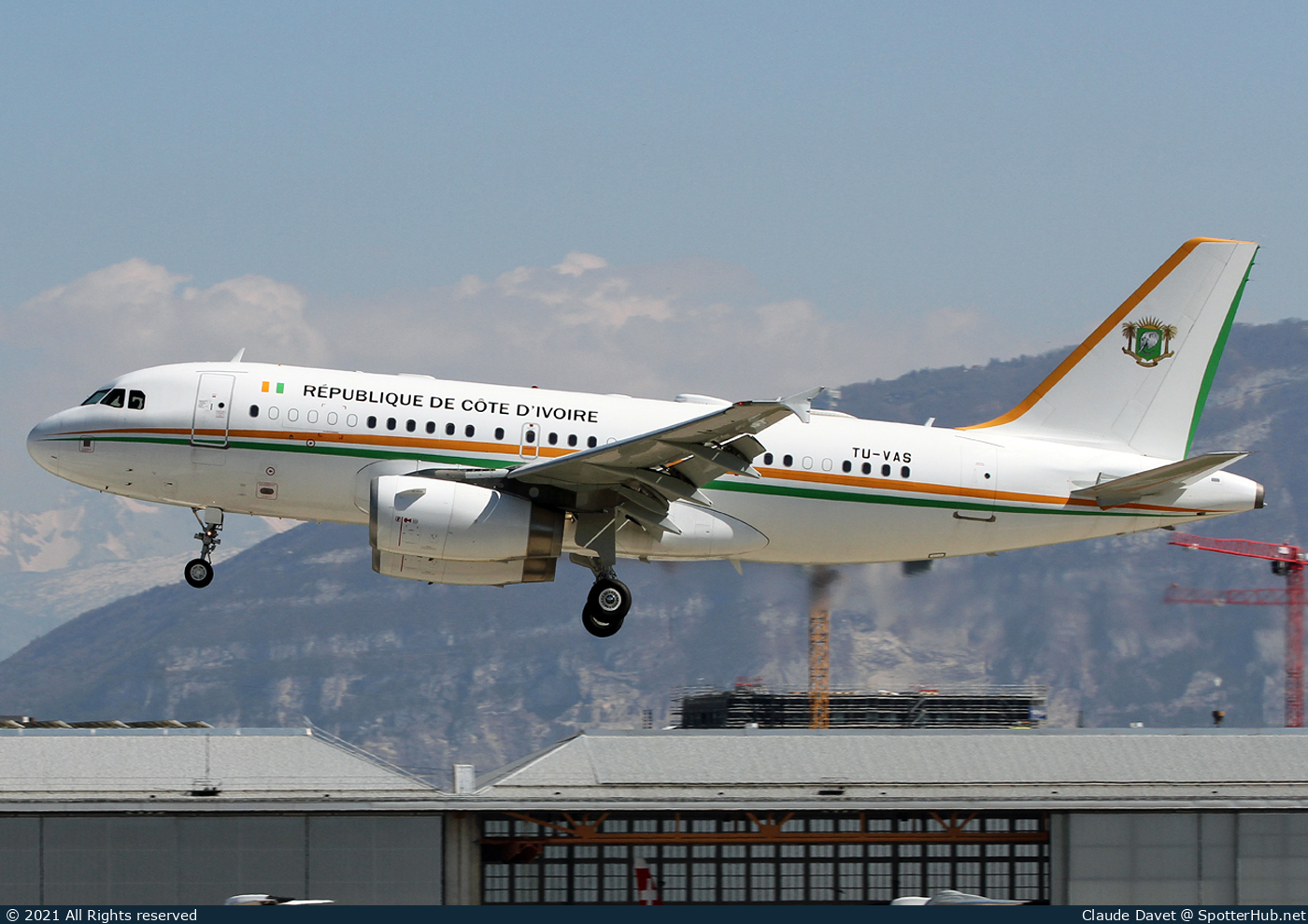 Photo of TU-VAS - Airbus A319-133(CJ) operated by Government of Ivory Coast