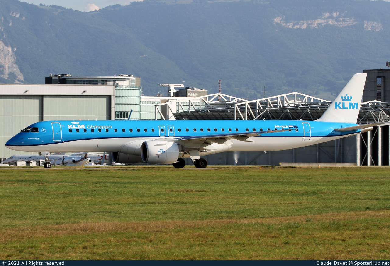 Photo of PH-NXB - Embraer ERJ-195-E2 operated by KLM Cityhopper