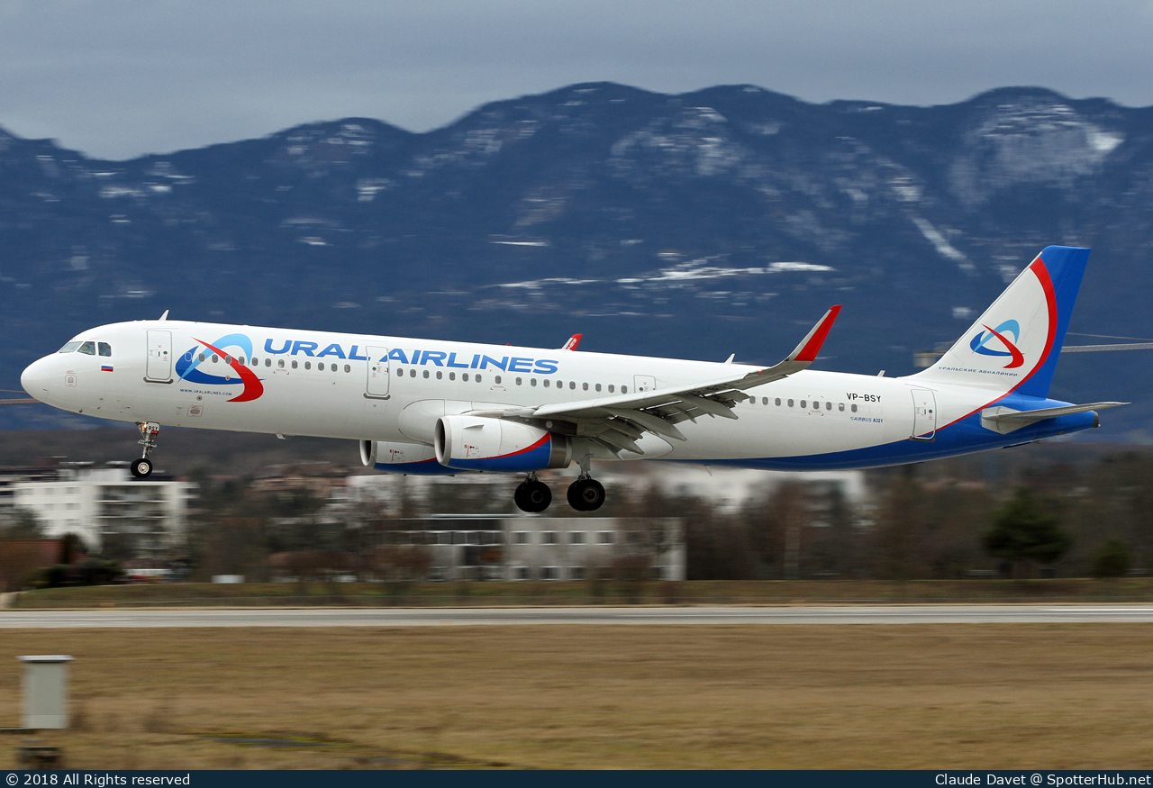 Photo of VP-BSY - Airbus A321-231 operated by Ural Airlines