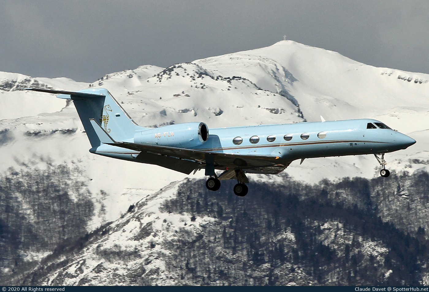 Photo of A6-FLH - Gulfstream GIV-X (G450) operated by Falcon Aviation Services