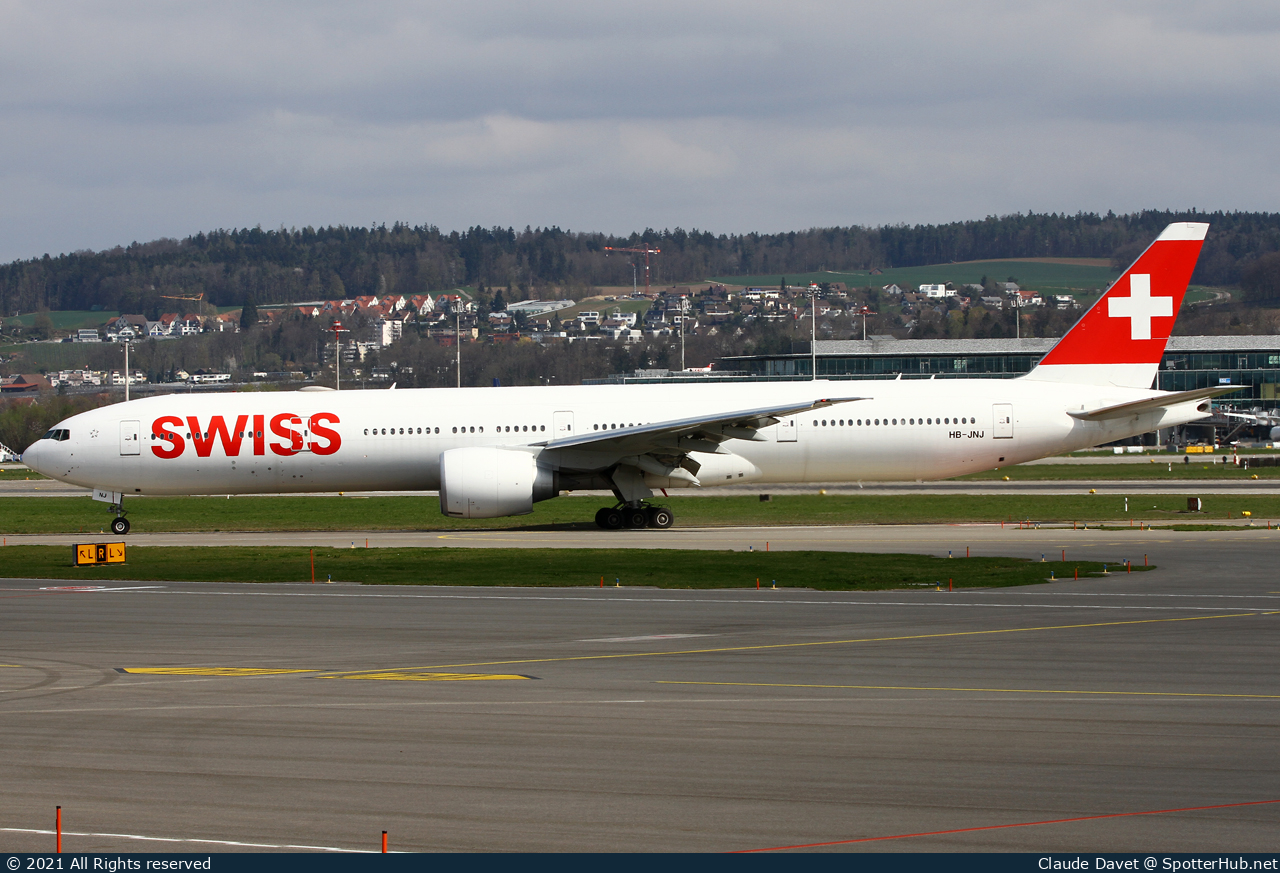 Photo of HB-JNJ - Boeing 777-3DE(ER) operated by Swiss International Air Lines