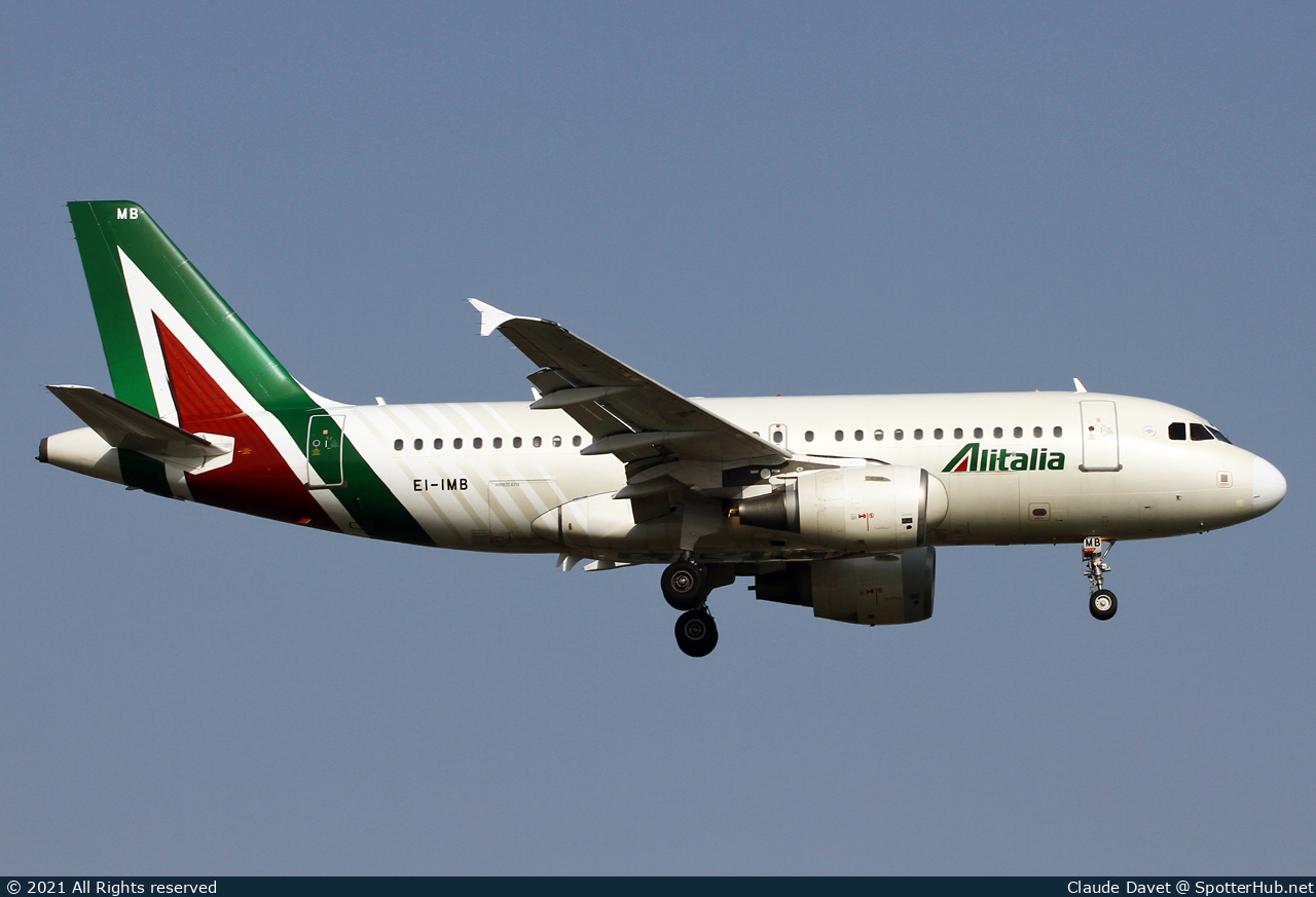 Photo of EI-IMB - Airbus A319-112 operated by Alitalia