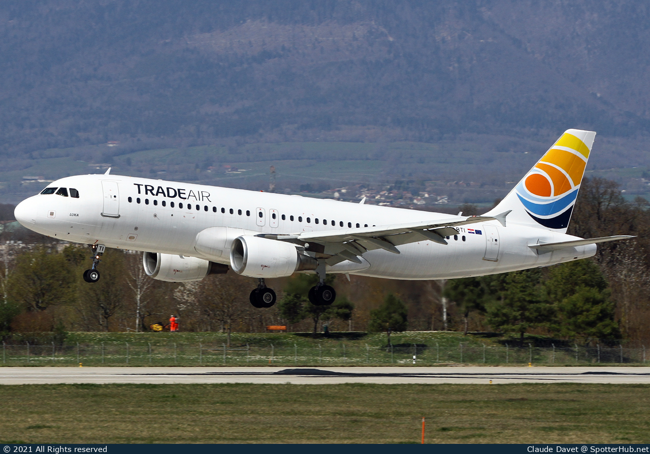 Photo of 9A-BTI - Airbus A320-214 operated by Trade Air