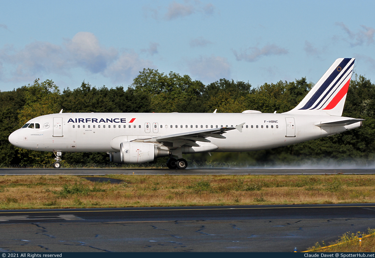 Photo of F-HBNC - Airbus A320-214 operated by Air France