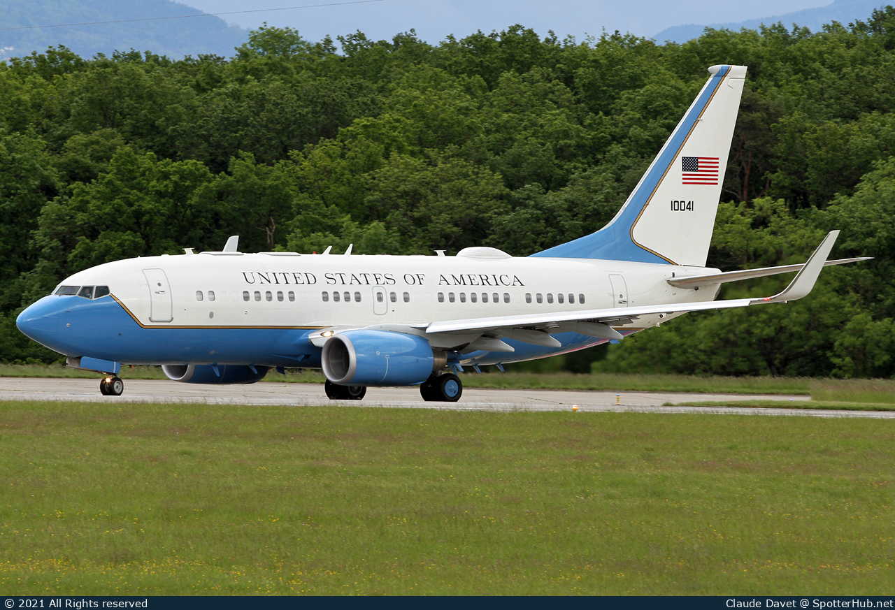 Photo of 01-0041 - Boeing C-40B operated by US Air Force