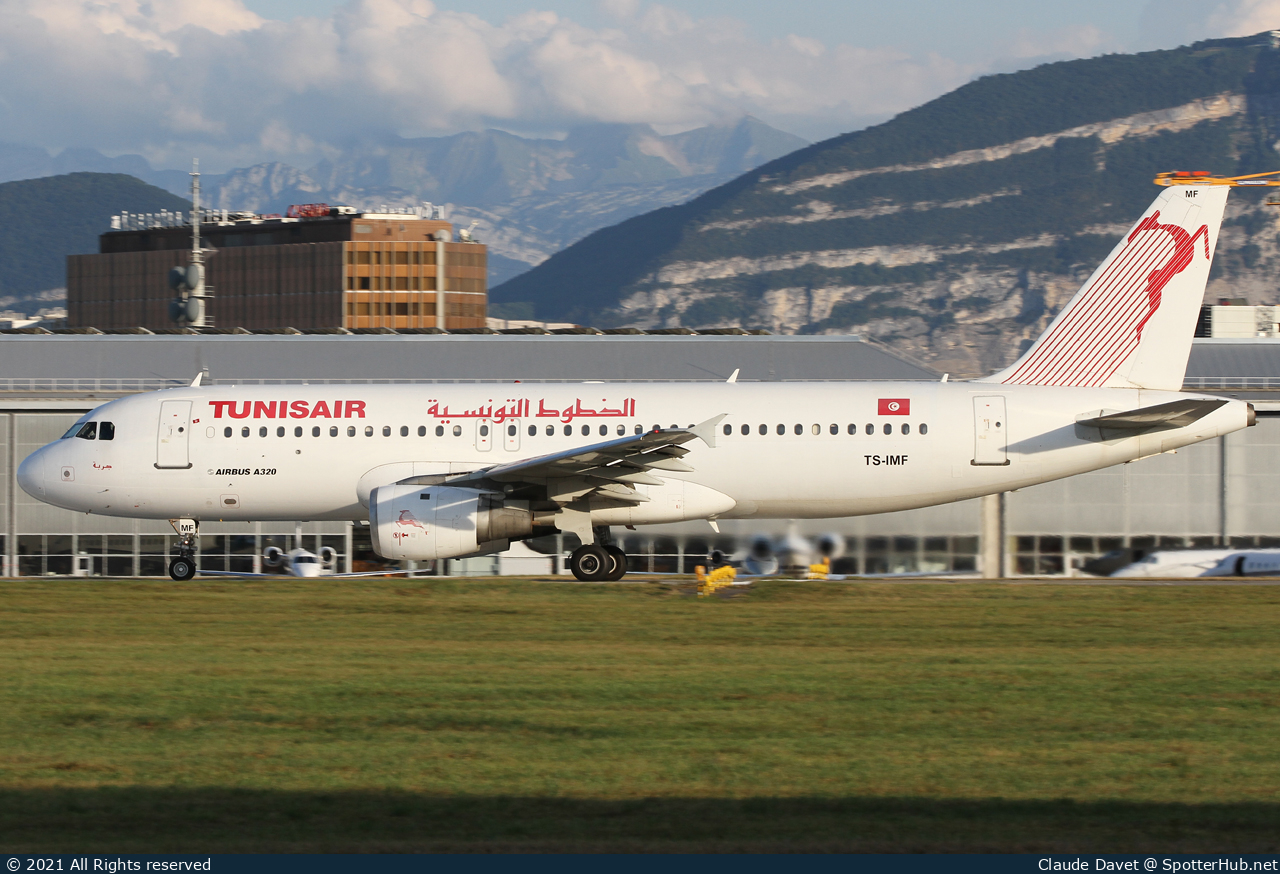 Photo of TS-IMF - Airbus A320-211 operated by Tunisair